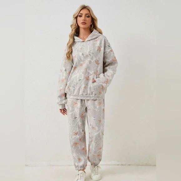 Neutral camo sweatsuit - Picture 1 of 3